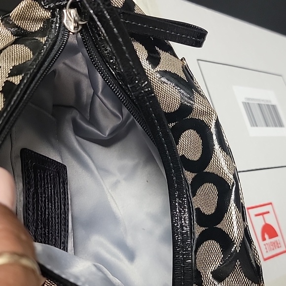 Brand new COACH purse - Picture 4 of 7